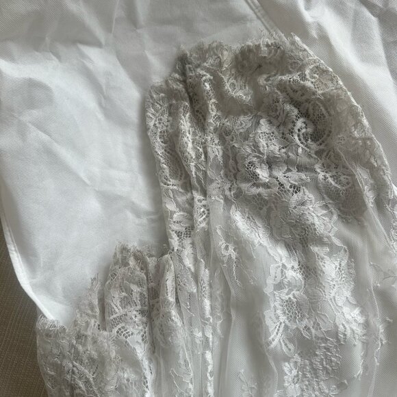 Kyha Oswald Lace Deep V Dress (sold as is) - Picture 12 of 13